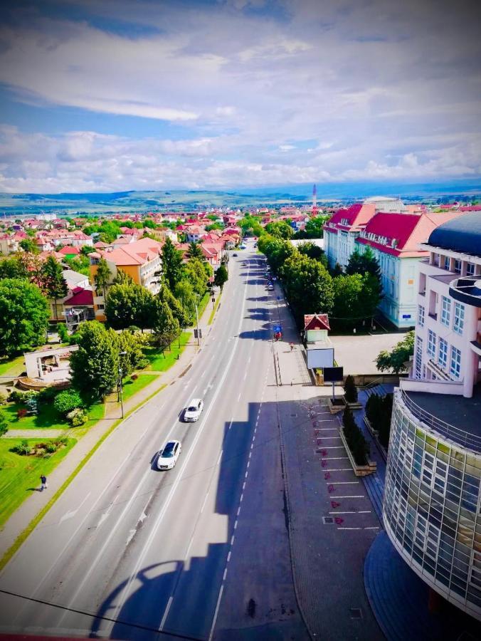 Midsummer Boulevard Apartment Алба Юлия Екстериор снимка